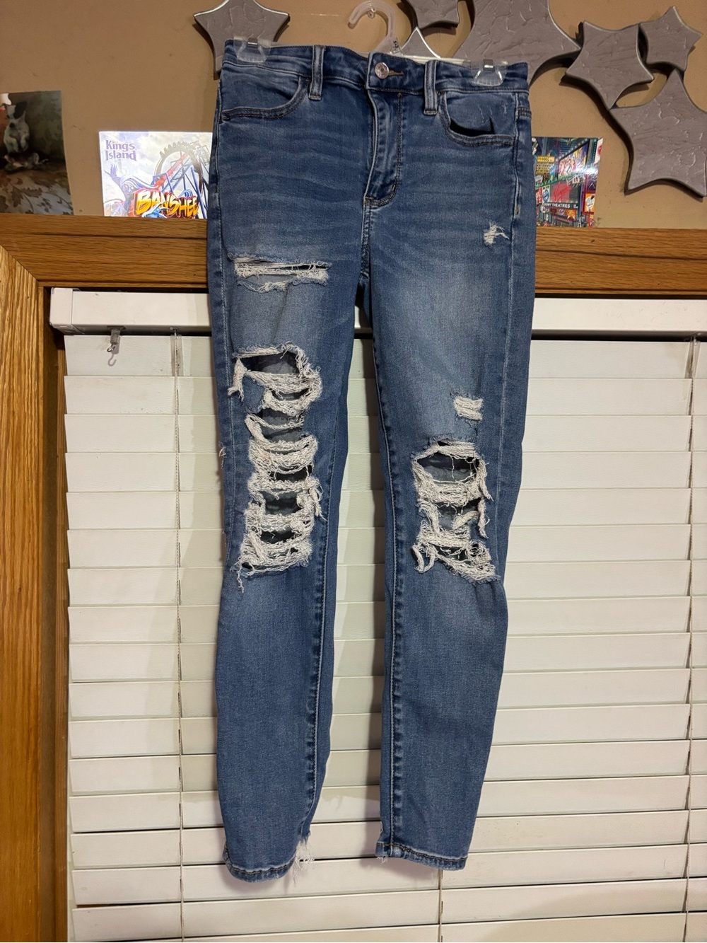 American Eagle Ripped Blue Jeans